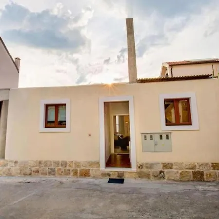 Apartman Candy With Jacuzzi And Parking Place