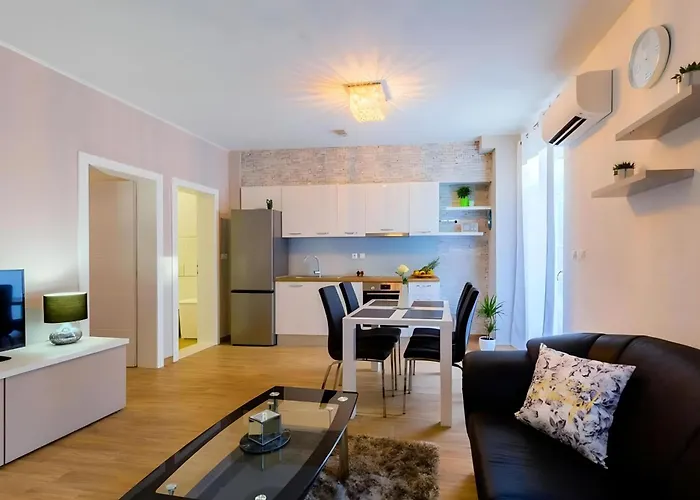 Appartement Candy With Jacuzzi And Parking Place